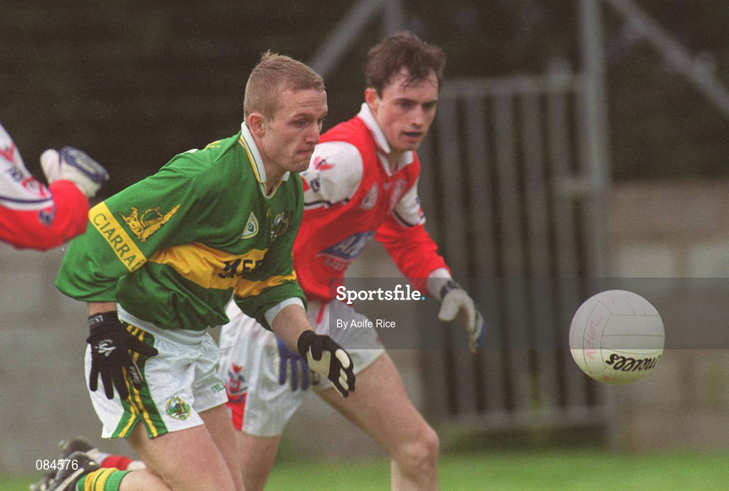 31 March 2002; Kevin Lynch of Kerry in action against John Neary of Louth during the Allianz National Football League Division 2A Round 7 match between Louth and Kerry at Páirc Mhuire in Ardee in Louth. Photo by Aoife Rice/Sportsfile
