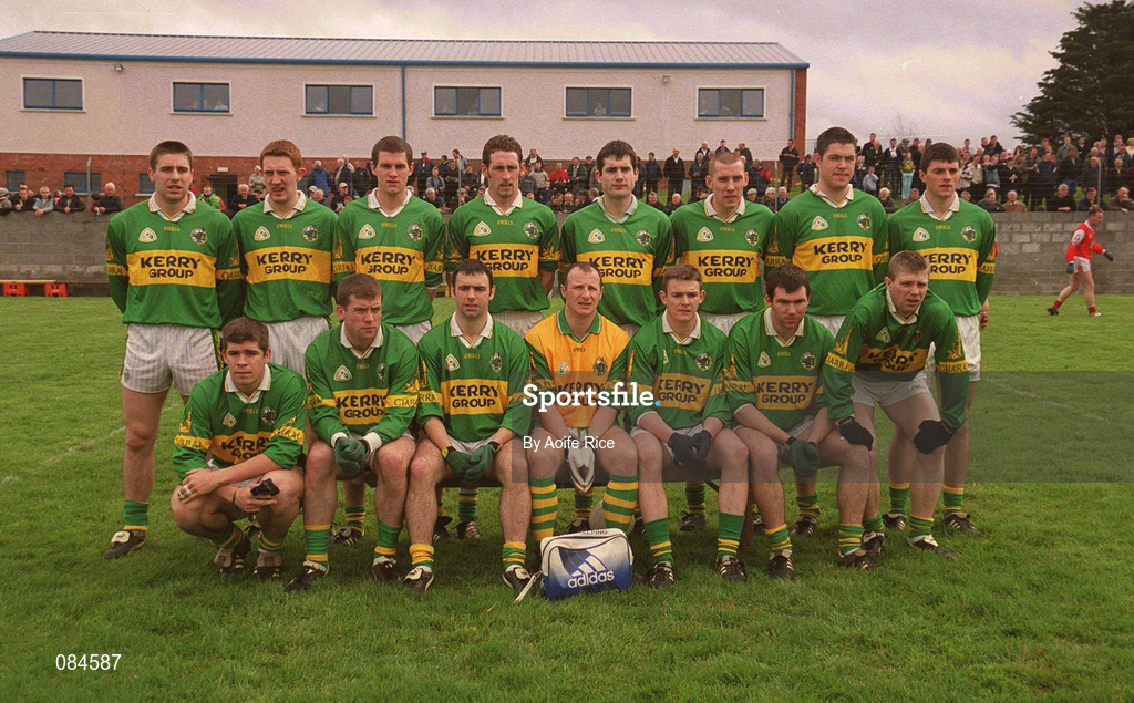 31 March 2002; The Kerry team prior to the Allianz National Football League Division 2A Round 7 match between Louth and Kerry at Páirc Mhuire in Ardee in Louth. Photo by Aoife Rice/Sportsfile