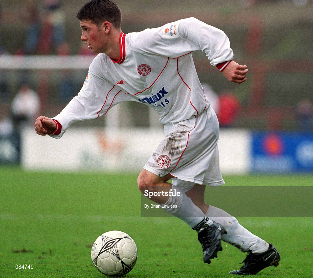 31 March 2002; Wesley Hoolahan of Shelbourne during the eircom League Premier Division match between Bohemians and Shelbourne at Dalymount Park in Dublin. Photo b Brian Lawless/Sportsfile