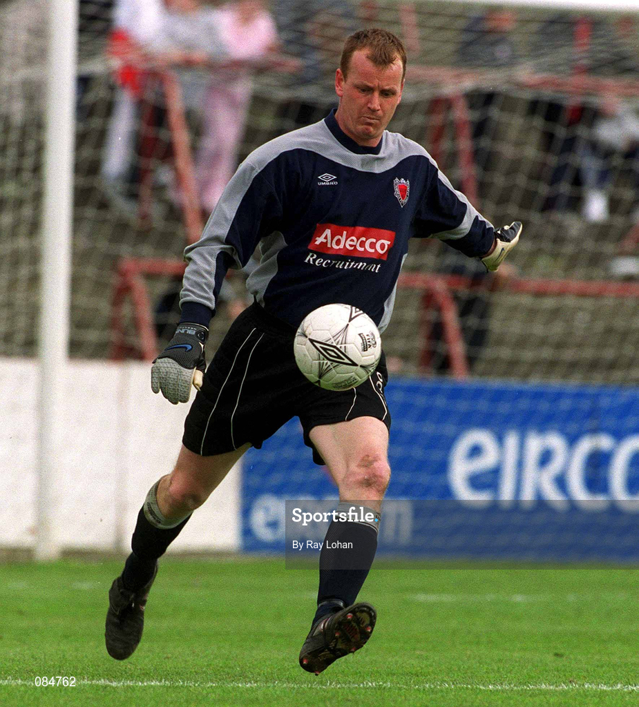 31 March 2002; Wayne Russell of Bohemians during the eircom League Premier Division match between Bohemians and Shelbourne at Dalymount Park in Dublin. Photo by Ray Lohan/Sportsfile