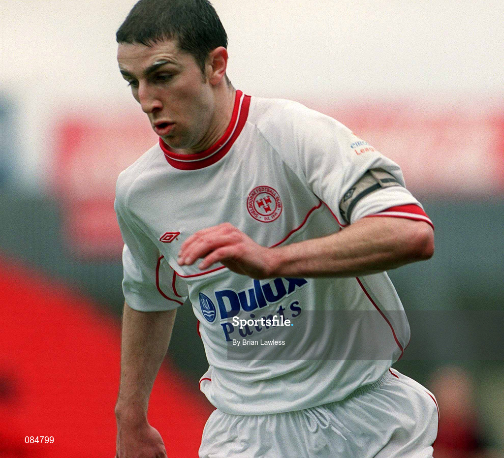 31 March 2002; Owen Heary of Shelbourne during the eircom League Premier Division match between Bohemians and Shelbourne at Dalymount Park in Dublin. Photo b Brian Lawless/Sportsfile