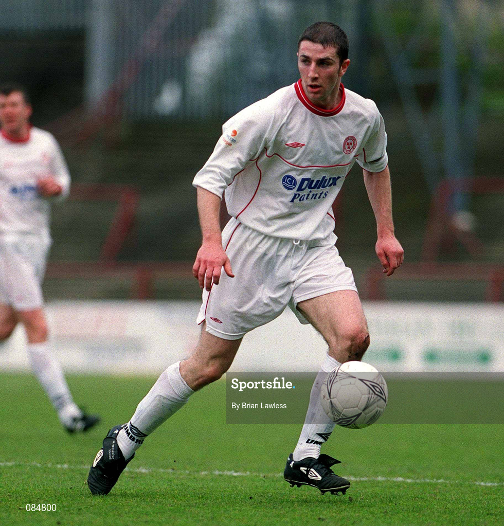 31 March 2002; Owen Heary of Shelbourne during the eircom League Premier Division match between Bohemians and Shelbourne at Dalymount Park in Dublin. Photo b Brian Lawless/Sportsfile