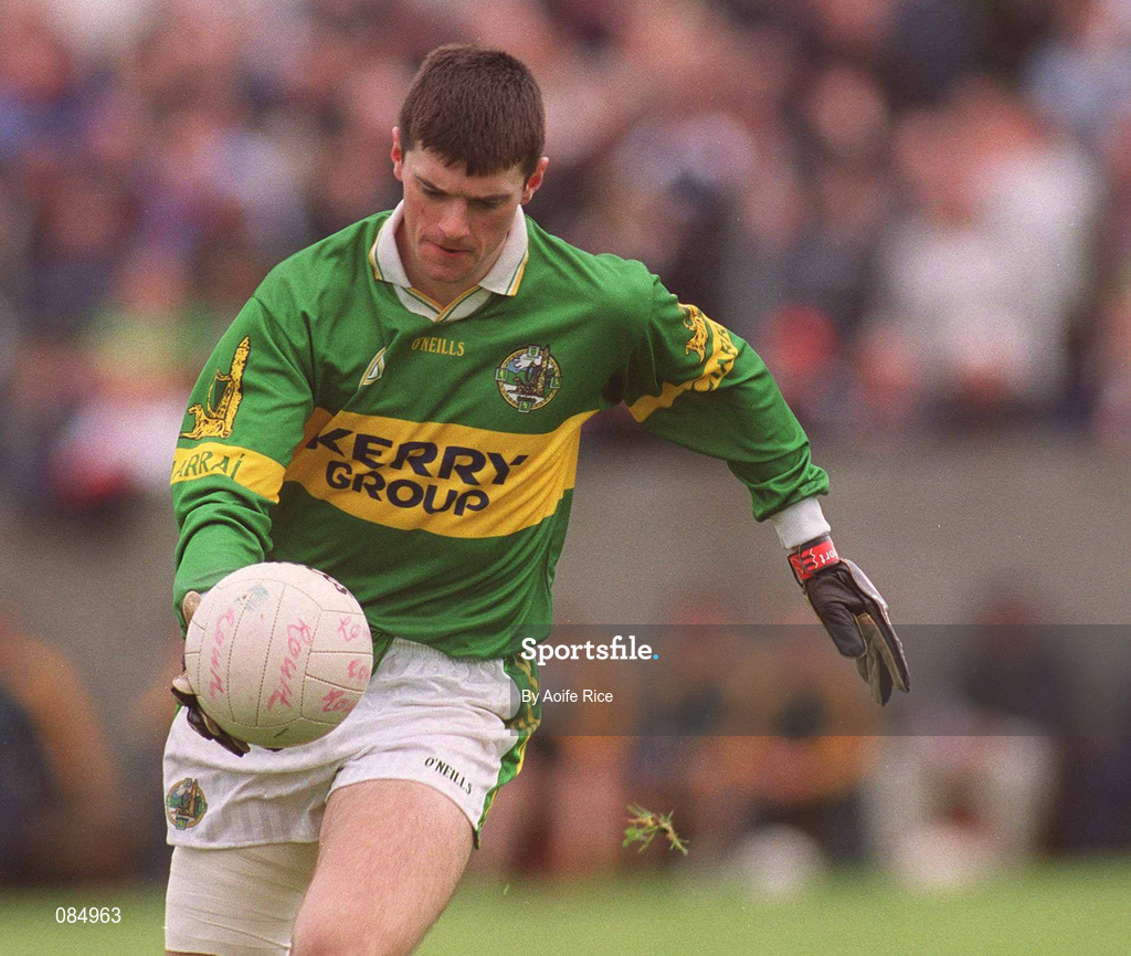 31 March 2002; Aodán Mac Gearailt of Kerry during the Allianz National Football League Division 2A Round 7 match between Louth and Kerry at Páirc Mhuire in Ardee in Louth. Photo by Aoife Rice/Sportsfile