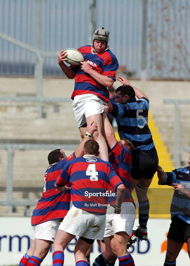 13 April 2002; Andy Wood of Clontarf takes the ball in the lineout from Tom Hayes of Shannon during the AIB All Ireland League Division 1 Semi-Final match between Shannon and Clontarf at Thomond Park in Limerick. Photo by Matt Browne/Sportsfile