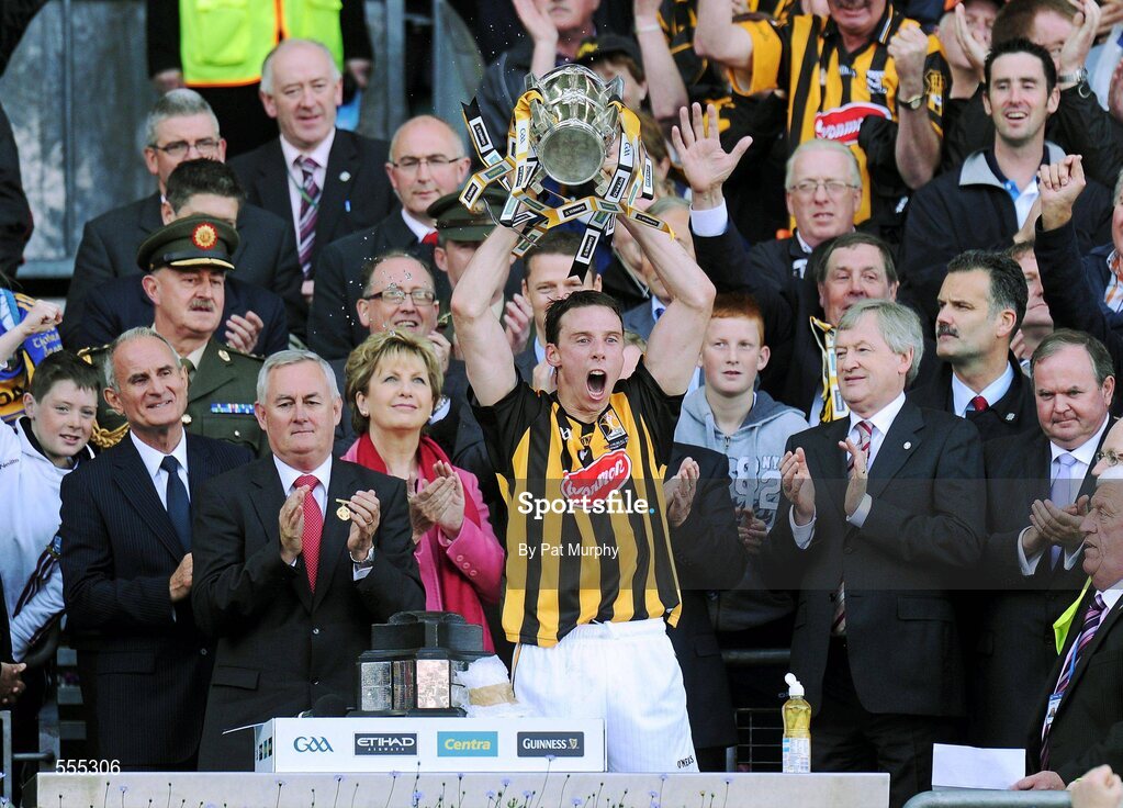 4 September 2011; Kilkenny captain Brian Hogan lifts the Liam MacCarthy Cup. GAA Hurling All-Ireland Senior Championship Final, Kilkenny v Tipperary, Croke Park, Dublin. Picture credit: Pat Murphy / SPORTSFILE