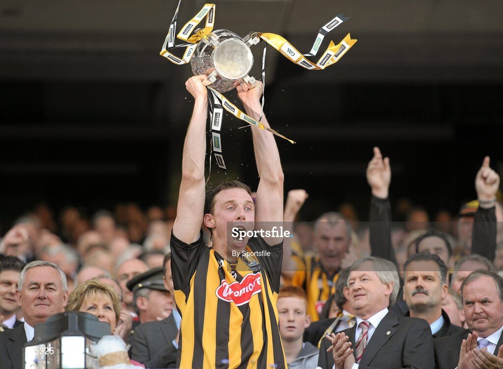 4 September 2011; Kilkenny captain Brian Hogan lifts the Liam MacCarthy cup. GAA Hurling All-Ireland Senior Championship Final, Kilkenny v Tipperary, Croke Park, Dublin. Photo by Sportsfile