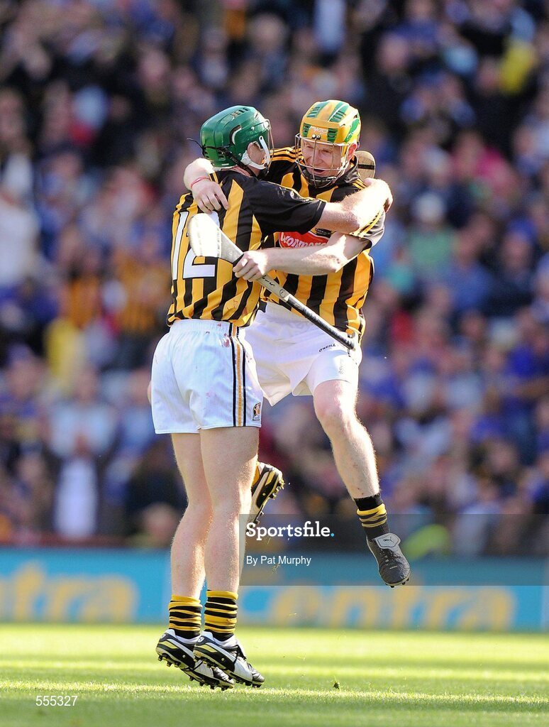 4 September 2011; Kilkenny's Henry Shefflin celebrates with team-mate Richie Power, right, after the final whistle. GAA Hurling All-Ireland Senior Championship Final, Kilkenny v Tipperary, Croke Park, Dublin. Picture credit: Pat Murphy / SPORTSFILE