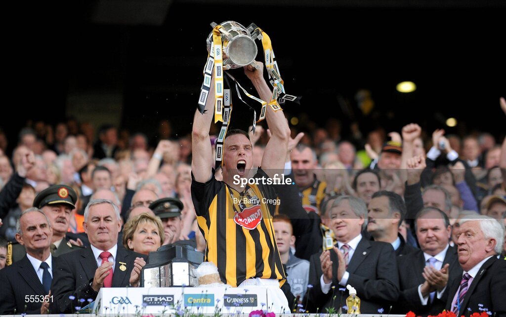 4 September 2011; Kilkenny captain Brian Hogan lifts the Liam MacCarthy cup. GAA Hurling All-Ireland Senior Championship Final, Kilkenny v Tipperary, Croke Park, Dublin. Picture credit: Barry Cregg / SPORTSFILE