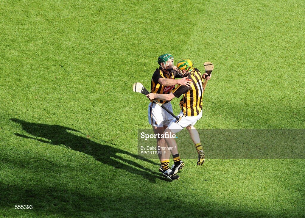 4 September 2011; Henry Shefflin, left, and Richie Power, Kilkenny, celebrate at the final whistle. GAA Hurling All-Ireland Senior Championship Final, Kilkenny v Tipperary, Croke Park, Dublin. Picture credit: Dáire Brennan / SPORTSFILE