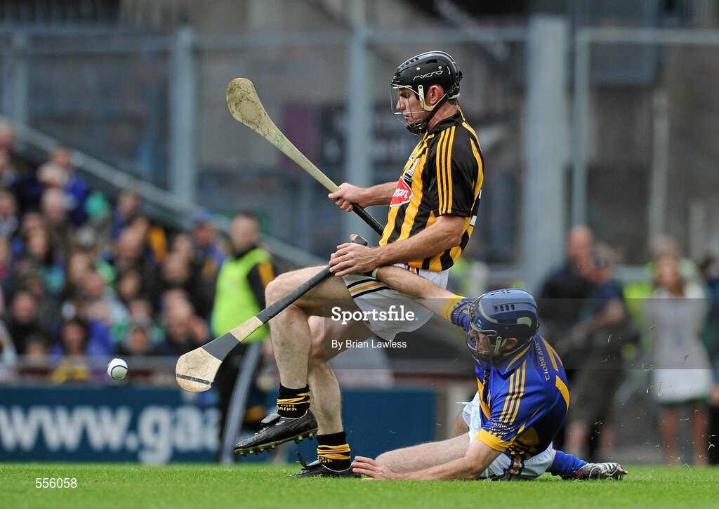 4 September 2011; Noel Hickey, Kilkenny, in action against Eoin Kelly, Tipperary. GAA Hurling All-Ireland Senior Championship Final, Kilkenny v Tipperary, Croke Park, Dublin. Picture credit: Brian Lawless / SPORTSFILE