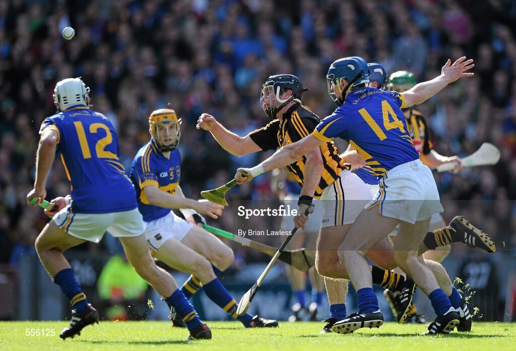 4 September 2011; JJ Delaney, Kilkenny, in action against Patrick Maher, left, and John O'Brien, Tipperary. GAA Hurling All-Ireland Senior Championship Final, Kilkenny v Tipperary, Croke Park, Dublin. Picture credit: Brian Lawless / SPORTSFILE