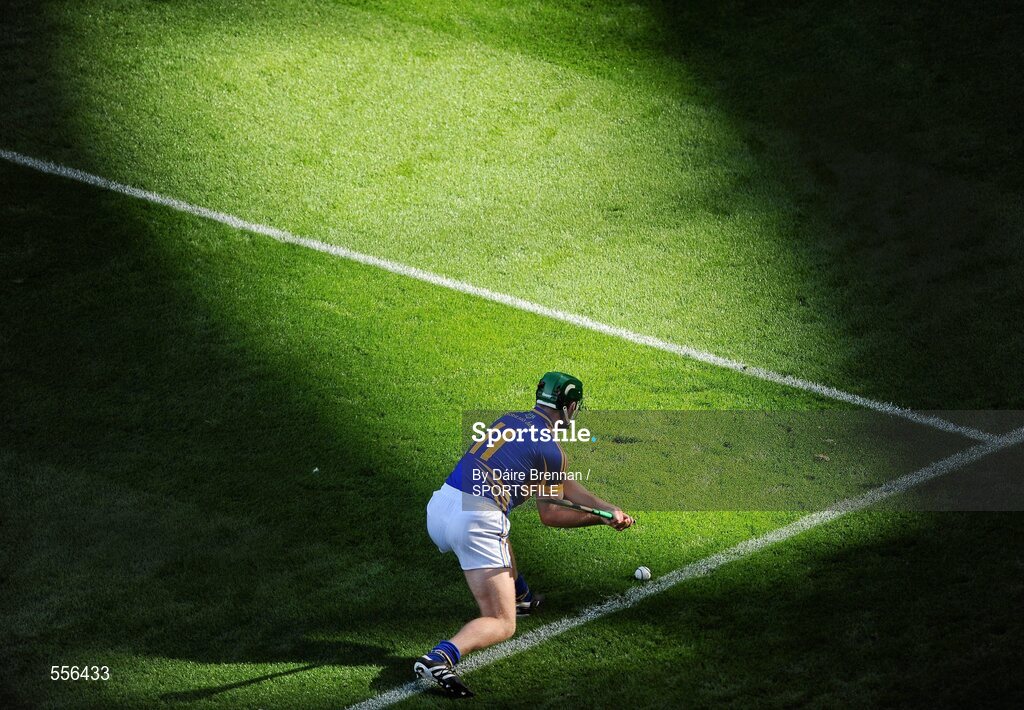 4 September 2011; Noel McGrath, Tipperary, scores a sideline cut. GAA Hurling All-Ireland Senior Championship Final, Kilkenny v Tipperary, Croke Park, Dublin. Picture credit: Dáire Brennan / SPORTSFILE