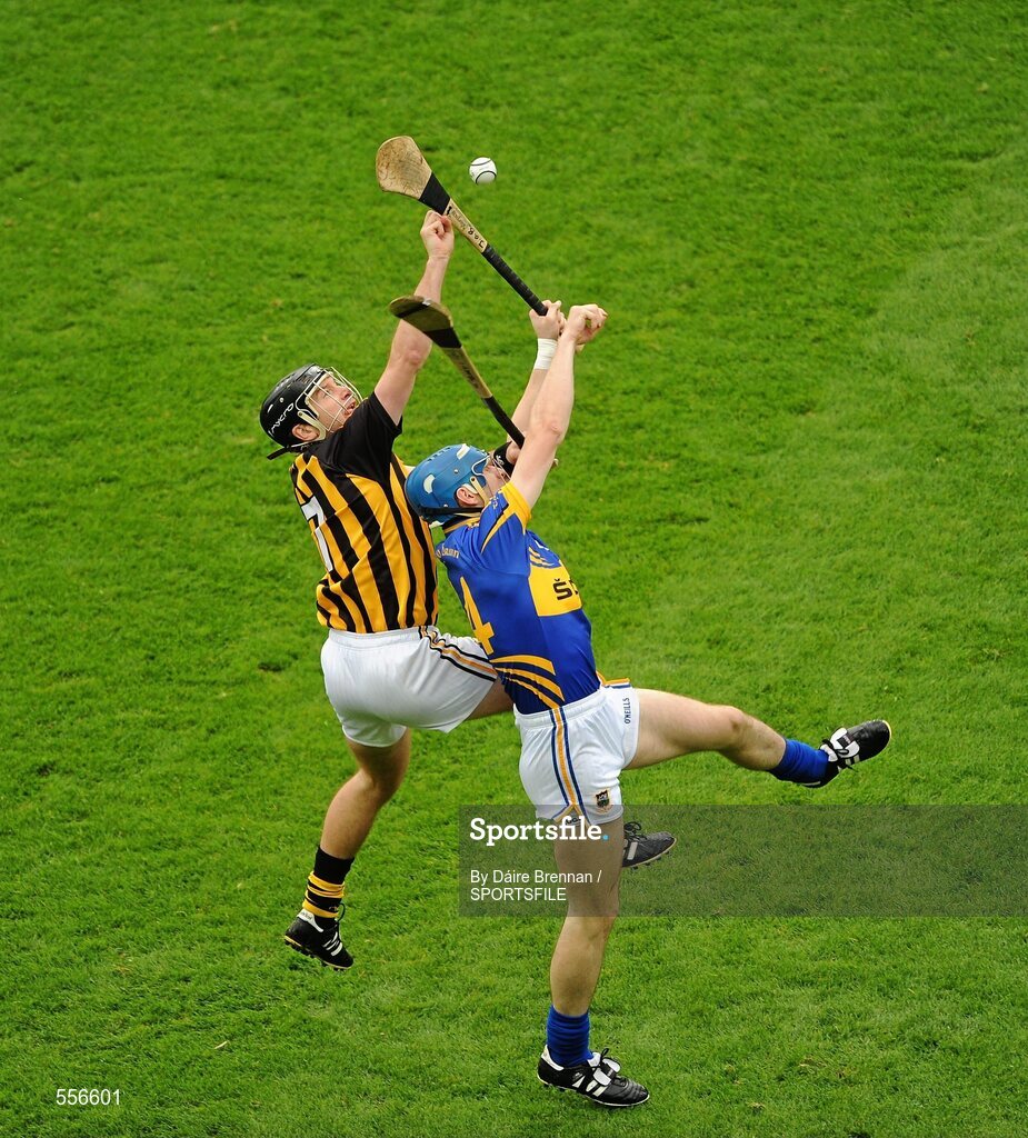 4 September 2011; JJ Delaney, Kilkenny, in action against John O'Brien, Tipperary. GAA Hurling All-Ireland Senior Championship Final, Kilkenny v Tipperary, Croke Park, Dublin. Picture credit: Dáire Brennan / SPORTSFILE