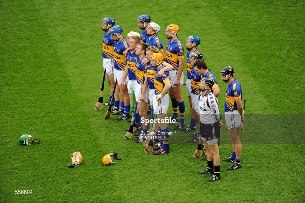 4 September 2011; The Tipperary team stand together for the National Anthem. GAA Hurling All-Ireland Senior Championship Final, Kilkenny v Tipperary, Croke Park, Dublin. Picture credit: Dáire Brennan / SPORTSFILE