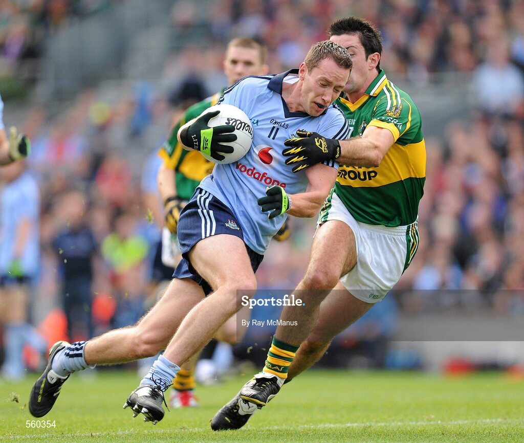 18 September 2011; Barry Cahill, Dublin, in action against Aidan O'Mahony, Kerry. GAA Football All-Ireland Senior Championship Final, Kerry v Dublin, Croke Park, Dublin. Picture credit: Ray McManus / SPORTSFILE
