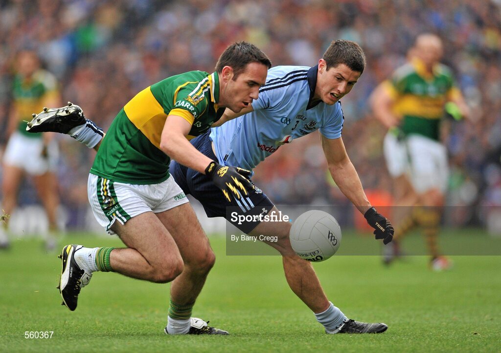 18 September 2011; Declan O'Sullivan, Kerry, in action against Rory O'Carroll, Dublin. GAA Football All-Ireland Senior Championship Final, Kerry v Dublin, Croke Park, Dublin. Picture credit: Barry Cregg / SPORTSFILE