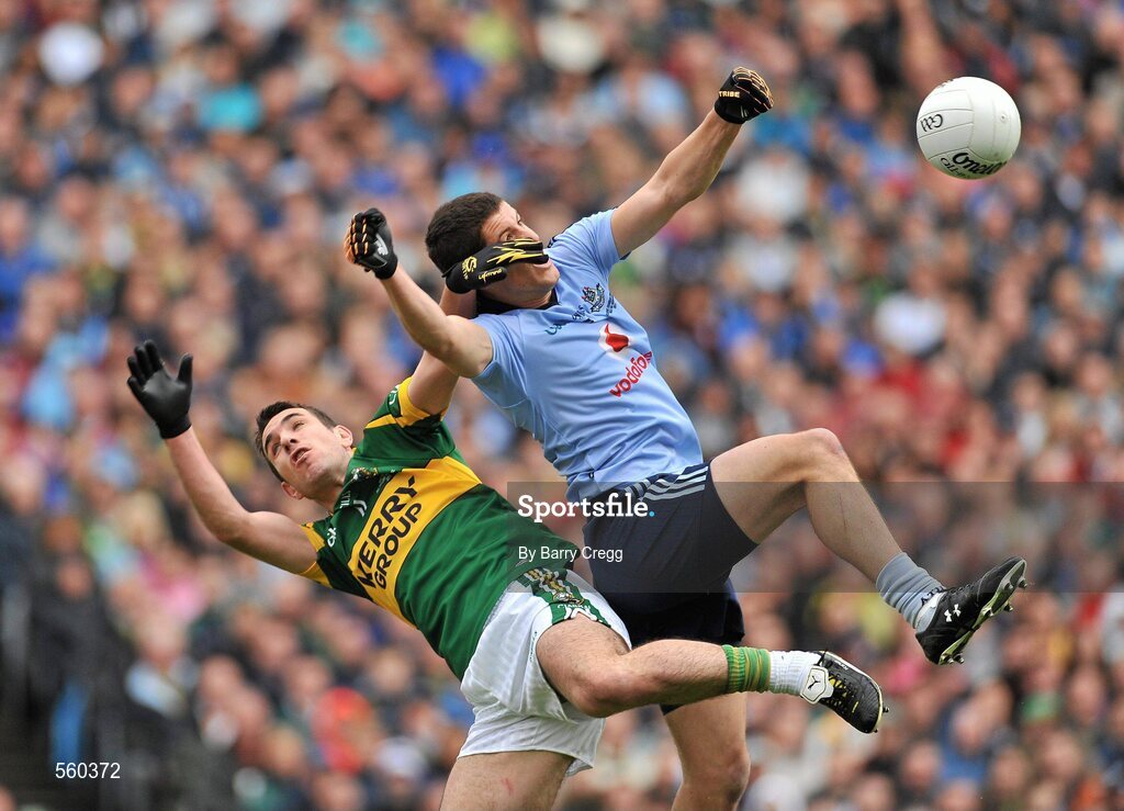 18 September 2011; Rory O'Carroll, Dublin, in action against Declan O'Sullivan, Kerry. GAA Football All-Ireland Senior Championship Final, Kerry v Dublin, Croke Park, Dublin. Picture credit: Barry Cregg / SPORTSFILE