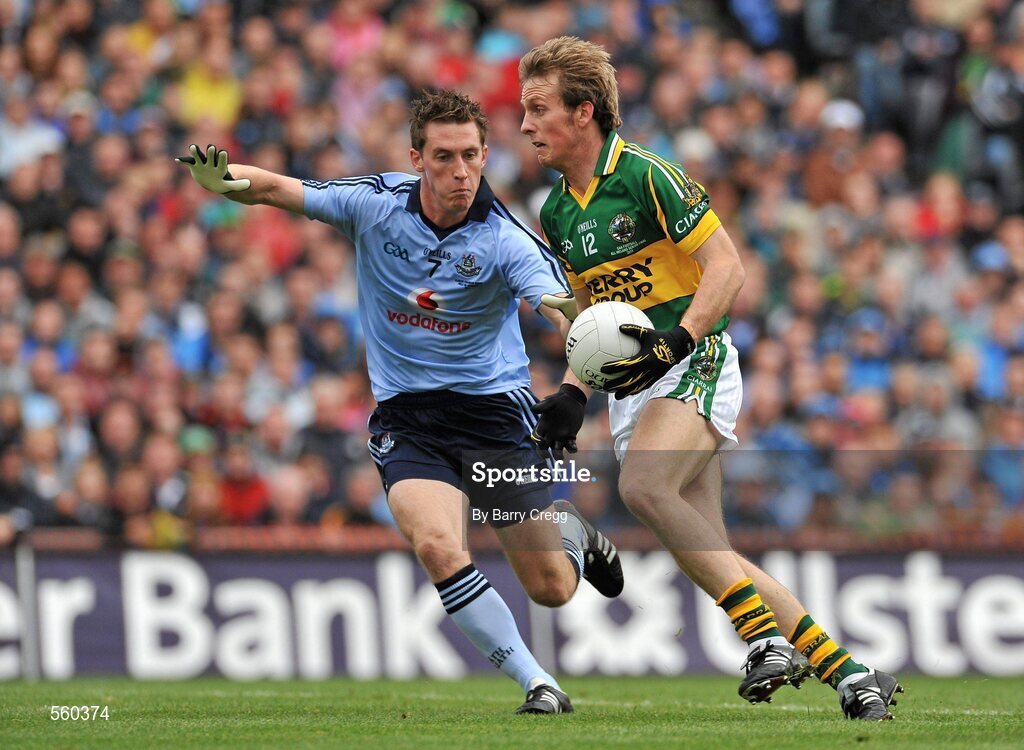18 September 2011; Donnchadh Walsh, Kerry, in action against Kevin Nolan, Dublin. GAA Football All-Ireland Senior Championship Final, Kerry v Dublin, Croke Park, Dublin. Picture credit: Barry Cregg / SPORTSFILE