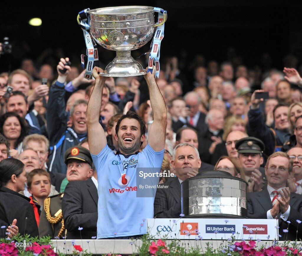 18 September 2011; Dublin captain Bryan Cullen lifts the Sam Maguire Cup. GAA Football All-Ireland Senior Championship Final, Kerry v Dublin, Croke Park, Dublin. Picture credit: David Maher / SPORTSFILE