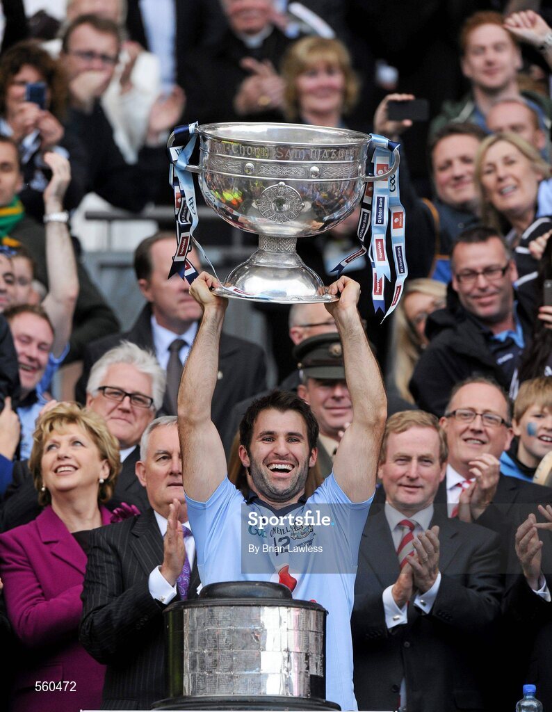 18 September 2011; Dublin captain Bryan Cullen lifts the Sam Maguire cup. GAA Football All-Ireland Senior Championship Final, Kerry v Dublin, Croke Park, Dublin. Picture credit: Brian Lawless / SPORTSFILE