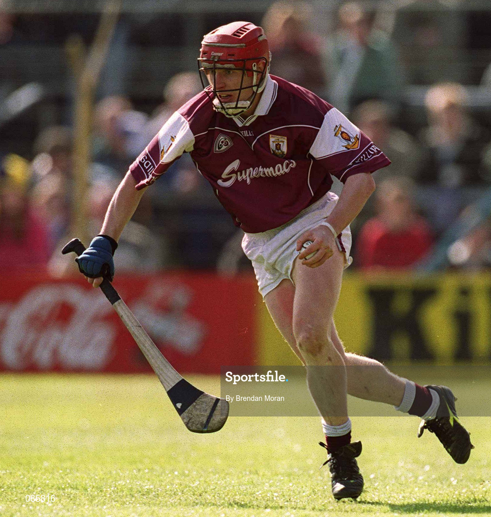 14 April 2002; Ollie Canning of Galway during the Allianz National Hurling League Quarter-Final match between Galway and Tipperary at Semple Stadium in Thurles, Tipperary. Photo by Brendan Moran/Sportsfile