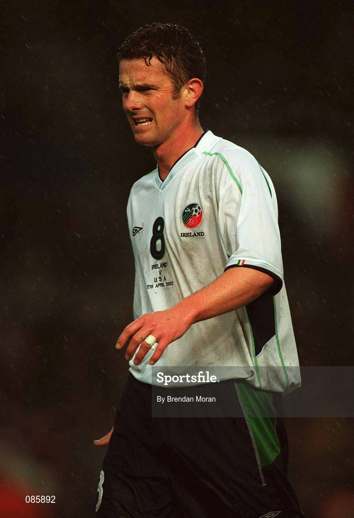 17 April 2002; Mark Kinsella of Republic of Ireland during the International Friendly match between Republic of Ireland and USA at Lansdowne Road in Dublin. Photo by Brendan Moran/Sportsfile