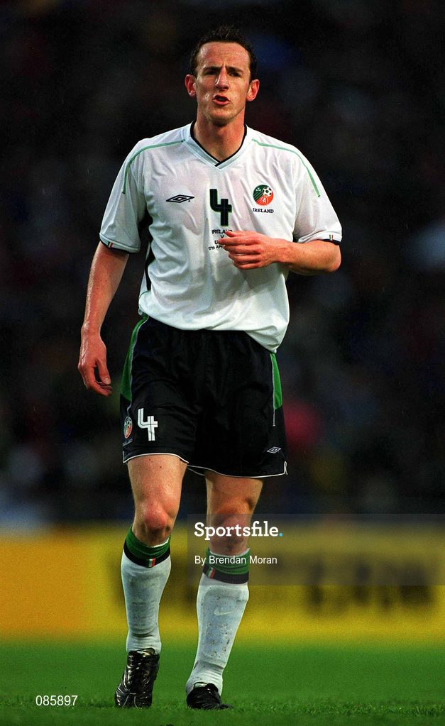 17 April 2002; Andy O'Brien of Republic of Ireland during the International Friendly match between Republic of Ireland and USA at Lansdowne Road in Dublin. Photo by Brendan Moran/Sportsfile