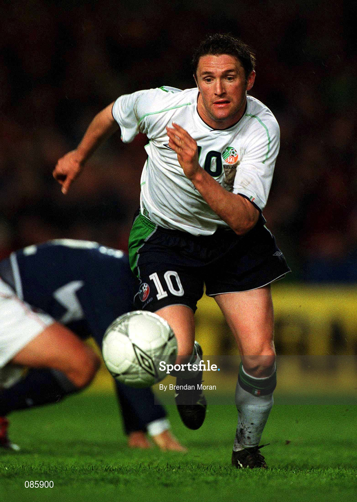 17 April 2002; Robbie Keane of Republic of Ireland during the International Friendly match between Republic of Ireland and USA at Lansdowne Road in Dublin. Photo by Brendan Moran/Sportsfile