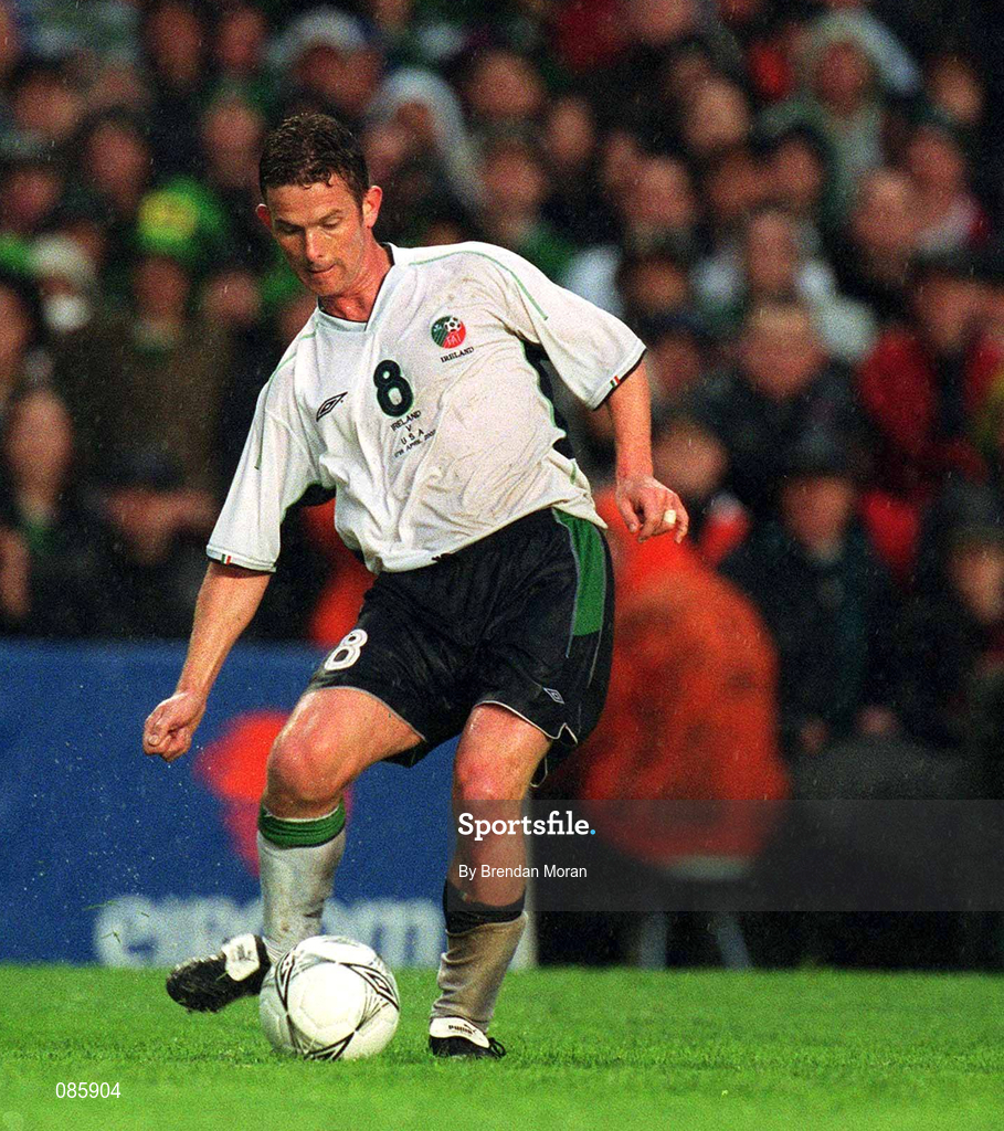 17 April 2002; Mark Kinsella of Republic of Ireland during the International Friendly match between Republic of Ireland and USA at Lansdowne Road in Dublin. Photo by Brendan Moran/Sportsfile