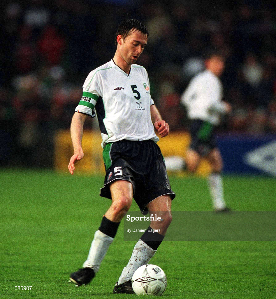 17 April 2002; Gary Breen of Republic of Ireland during the International Friendly match between Republic of Ireland and USA at Lansdowne Road in Dublin. Photo by Damien Eagers/Sportsfile