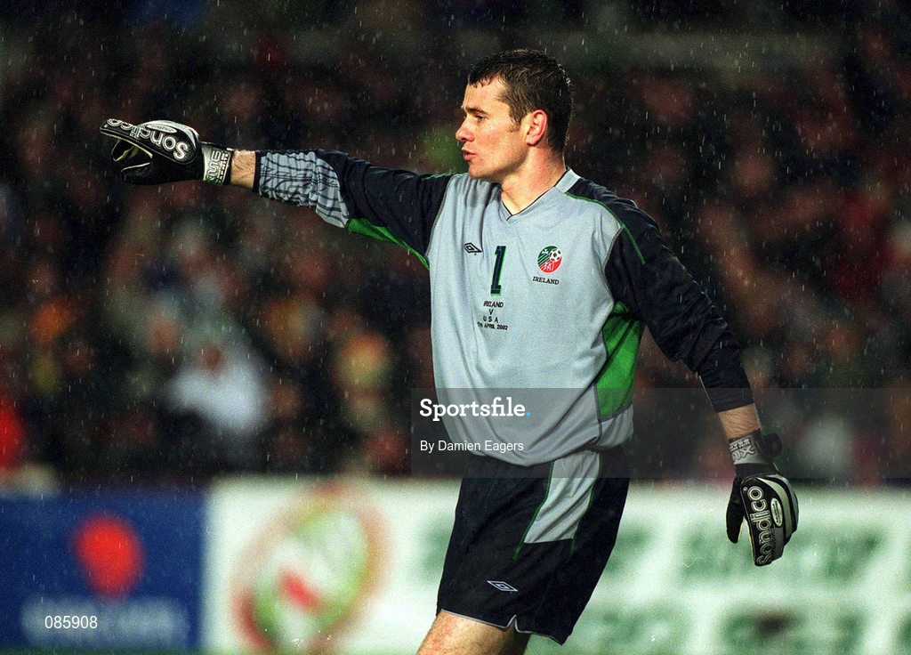 17 April 2002; Shay Given of Republic of Ireland during the International Friendly match between Republic of Ireland and USA at Lansdowne Road in Dublin. Photo by Damien Eagers/Sportsfile