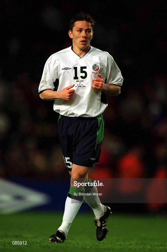 17 April 2002; Matt Holland of Republic of Ireland during the International Friendly match between Republic of Ireland and USA at Lansdowne Road in Dublin. Photo by Brendan Moran/Sportsfile