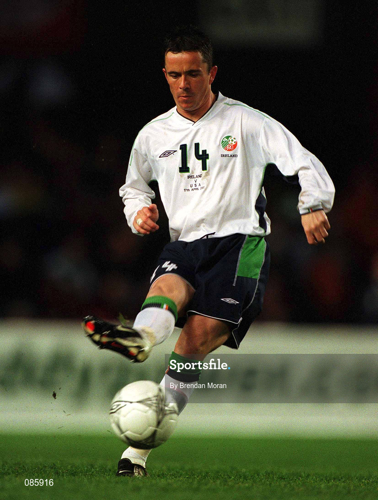 17 April 2002; Gary Kelly of Republic of Ireland during the International Friendly match between Republic of Ireland and USA at Lansdowne Road in Dublin. Photo by Brendan Moran/Sportsfile