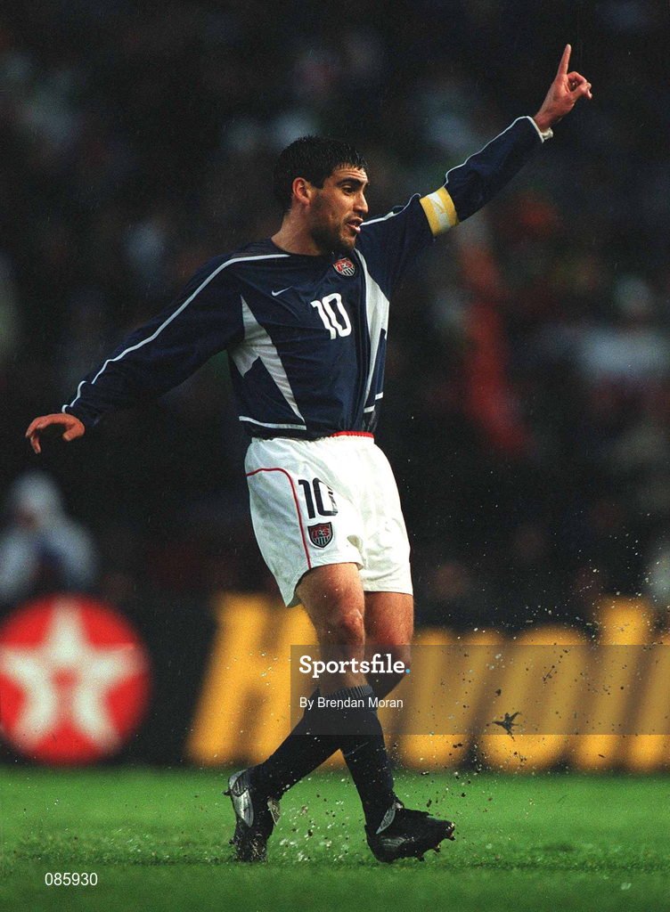 17 April 2002; Claudio Reyna of USA during the International Friendly match between Republic of Ireland and USA at Lansdowne Road in Dublin. Photo by Brendan Moran/Sportsfile