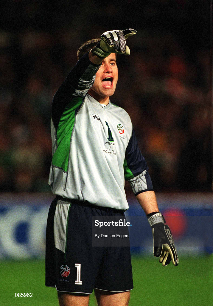 17 April 2002; Shay Given of Republic of Ireland during the International Friendly match between Republic of Ireland and USA at Lansdowne Road in Dublin. Photo by Damien Eagers/Sportsfile