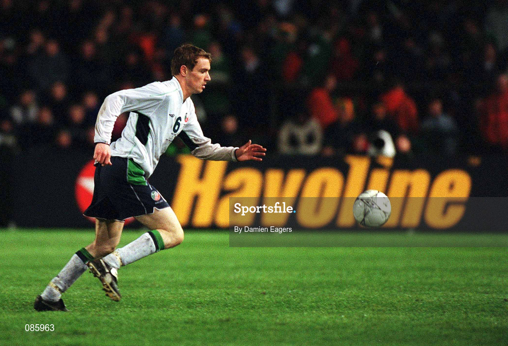 17 April 2002; Colin Healy of Republic of Ireland during the International Friendly match between Republic of Ireland and USA at Lansdowne Road in Dublin. Photo by Damien Eagers/Sportsfile