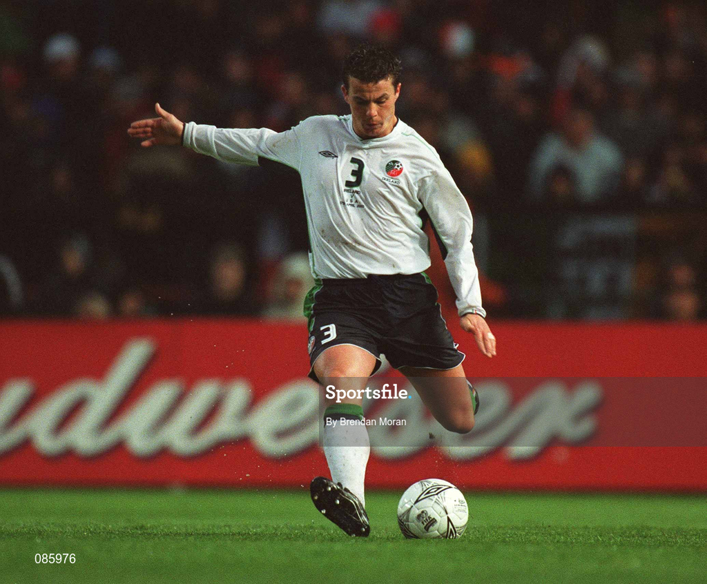 17 April 2002; Ian Harte of Republic of Ireland during the International Friendly match between Republic of Ireland and USA at Lansdowne Road in Dublin. Photo by Brendan Moran/Sportsfile