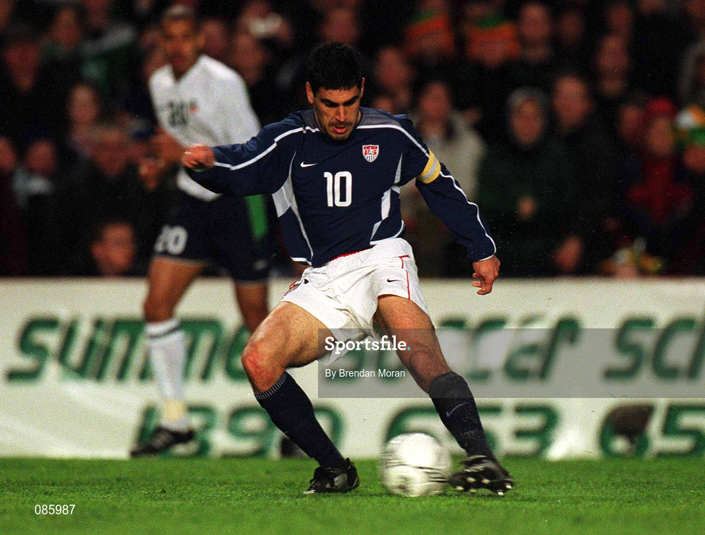 17 April 2002; Claudio Reyna of USA during the International Friendly match between Republic of Ireland and USA at Lansdowne Road in Dublin. Photo by Brendan Moran/Sportsfile