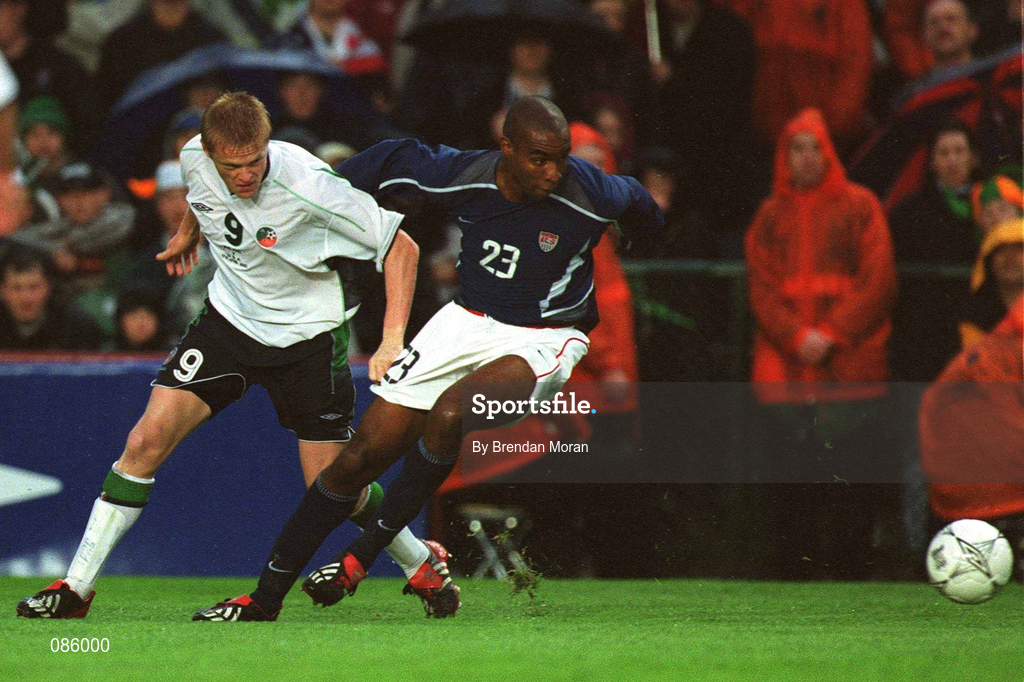 17 April 2002; Eddie Pope of USA in action against Damien Duff of Republic of Ireland during the International Friendly match between Republic of Ireland and USA at Lansdowne Road in Dublin. Photo by Brendan Moran/Sportsfile
