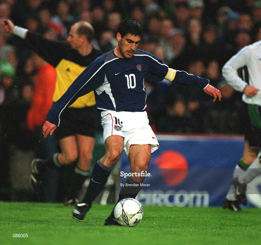 17 April 2002; Claudio Reyna of USA during the International Friendly match between Republic of Ireland and USA at Lansdowne Road in Dublin. Photo by Brendan Moran/Sportsfile