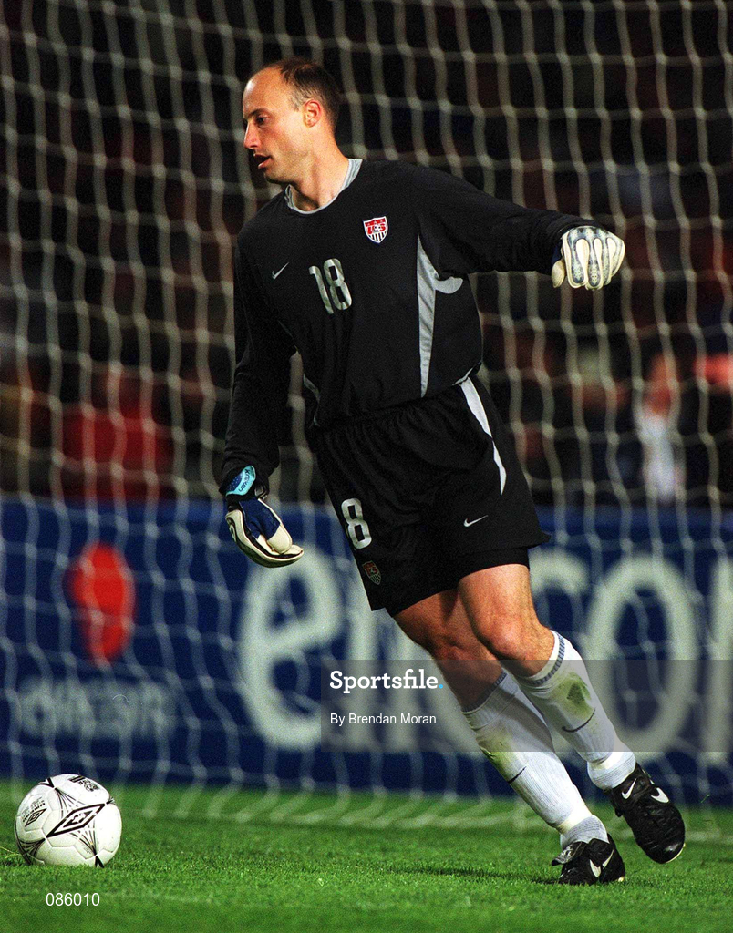 17 April 2002; Kasey Keller of USA during the International Friendly match between Republic of Ireland and USA at Lansdowne Road in Dublin. Photo by Brendan Moran/Sportsfile