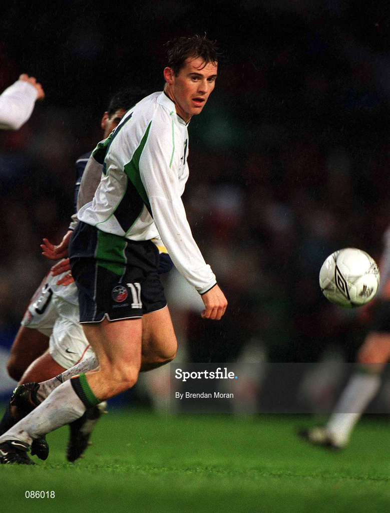 17 April 2002; Kevin Kilbane of Republic of Ireland during the International Friendly match between Republic of Ireland and USA at Lansdowne Road in Dublin. Photo by Brendan Moran/Sportsfile