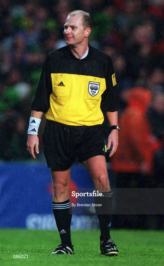 17 April 2002; Referee Philippe Lueba during the International Friendly match between Republic of Ireland and USA at Lansdowne Road in Dublin. Photo by Brendan Moran/Sportsfile