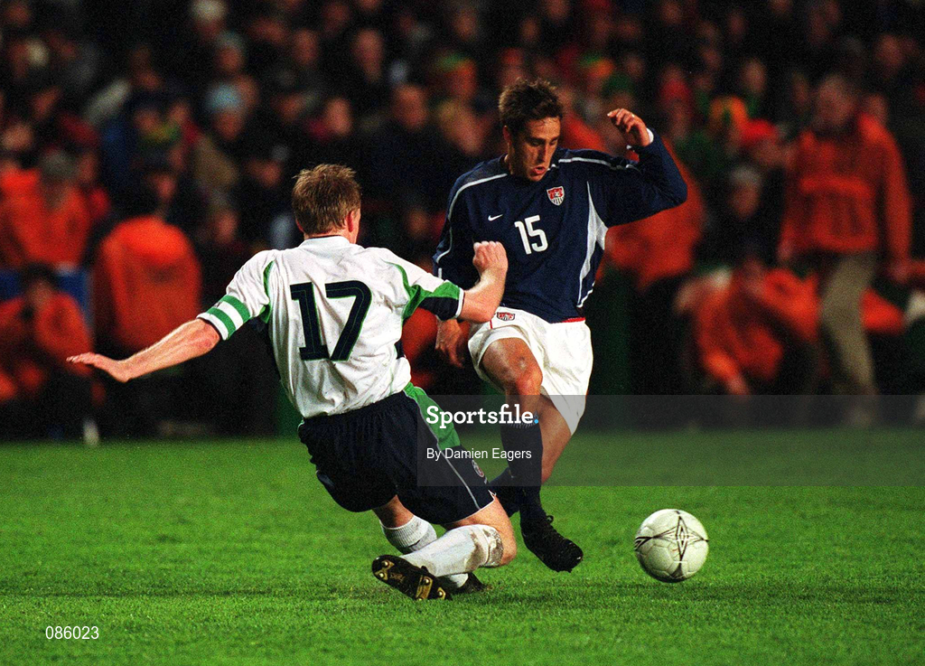 17 April 2002; Josh Wolff of is challenged by the Steve Staunton of Republic of Ireland during the International Friendly match between Republic of Ireland and USA at Lansdowne Road in Dublin. Photo by Damien Eagers/Sportsfile