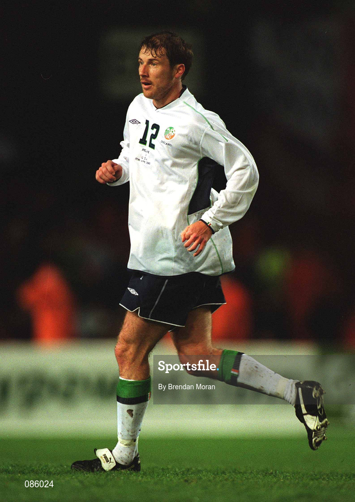 17 April 2002; Kenny Cunningham of Republic of Ireland during the International Friendly match between Republic of Ireland and USA at Lansdowne Road in Dublin. Photo by Brendan Moran/Sportsfile