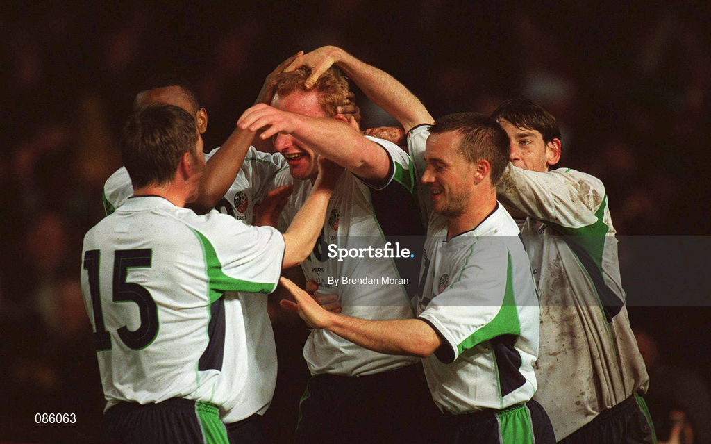 17 April 2002; Gary Doherty of Republic of Ireland, centre, celebrates with team-mates Matt Holland, 15, Stephen Reid, hidden, David Connolly and Rory Delap after scoring during the International Friendly match between Republic of Ireland and USA at Lansdowne Road in Dublin. Photo by Brendan Moran/Sportsfile