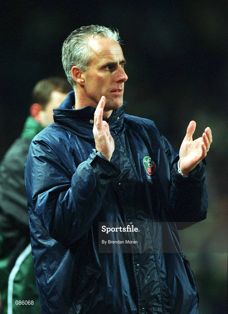 17 April 2002; Republic of Ireland manager Mick McCarthy during the International Friendly match between Republic of Ireland and USA at Lansdowne Road in Dublin. Photo by Brendan Moran/Sportsfile