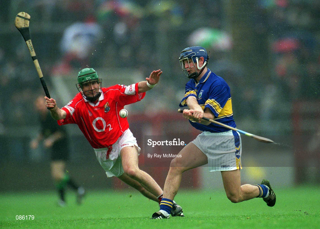 21 April 2002; Paul Kelly of Tipperary in action against Jerry O'Connor of Cork during the Allianz National Hurling League Semi-Final match between Cork and Tipperary at Páirc Uí Chaoimh in Cork. Photo by Ray McManus/Sportsfile