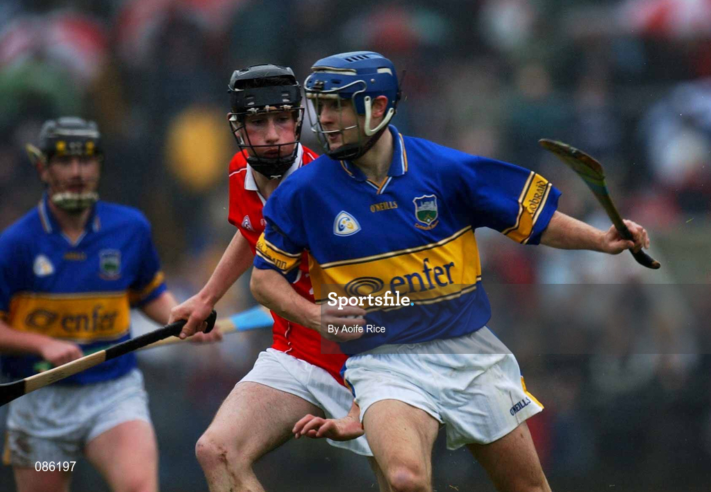 21 April 2002; Paul Kelly of Tipperary in action against Kieran Murphy of Cork during the Allianz National Hurling League Semi-Final match between Cork and Tipperary at Páirc Uí Chaoimh in Cork. Photo by Aoife Rice/Sportsfile