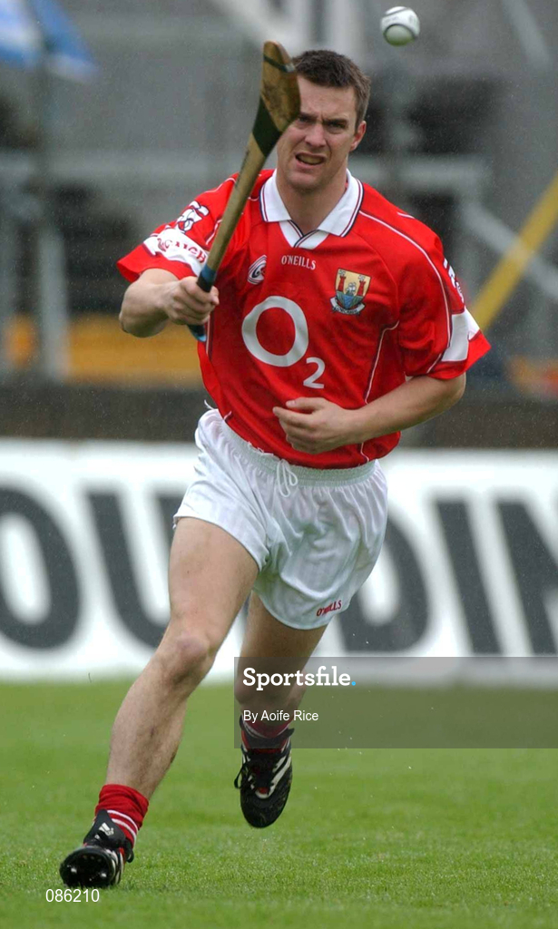 21 April 2002; Alan Cummins of Cork during the Allianz National Hurling League Semi-Final match between Cork and Tipperary at Páirc Uí Chaoimh in Cork. Photo by Aoife Rice/Sportsfile